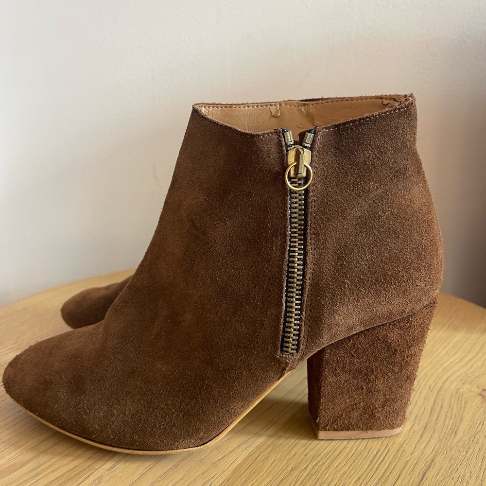 ZARA brown Suede zipper booties. EU size 39